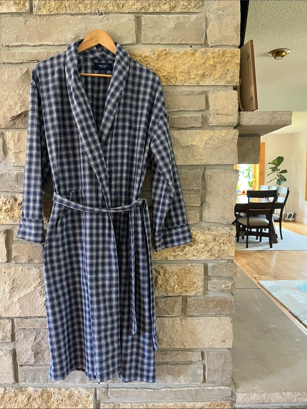 Men’s Nautica Navy and White Plaid Cotton Robe with Shawl Collar Size L/XL